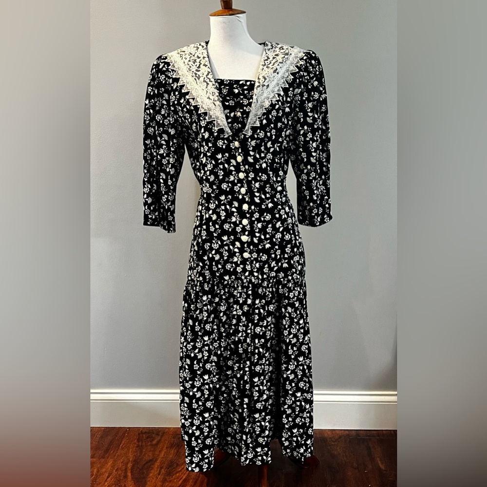 Vintage 1980s black and white floral dress size 11